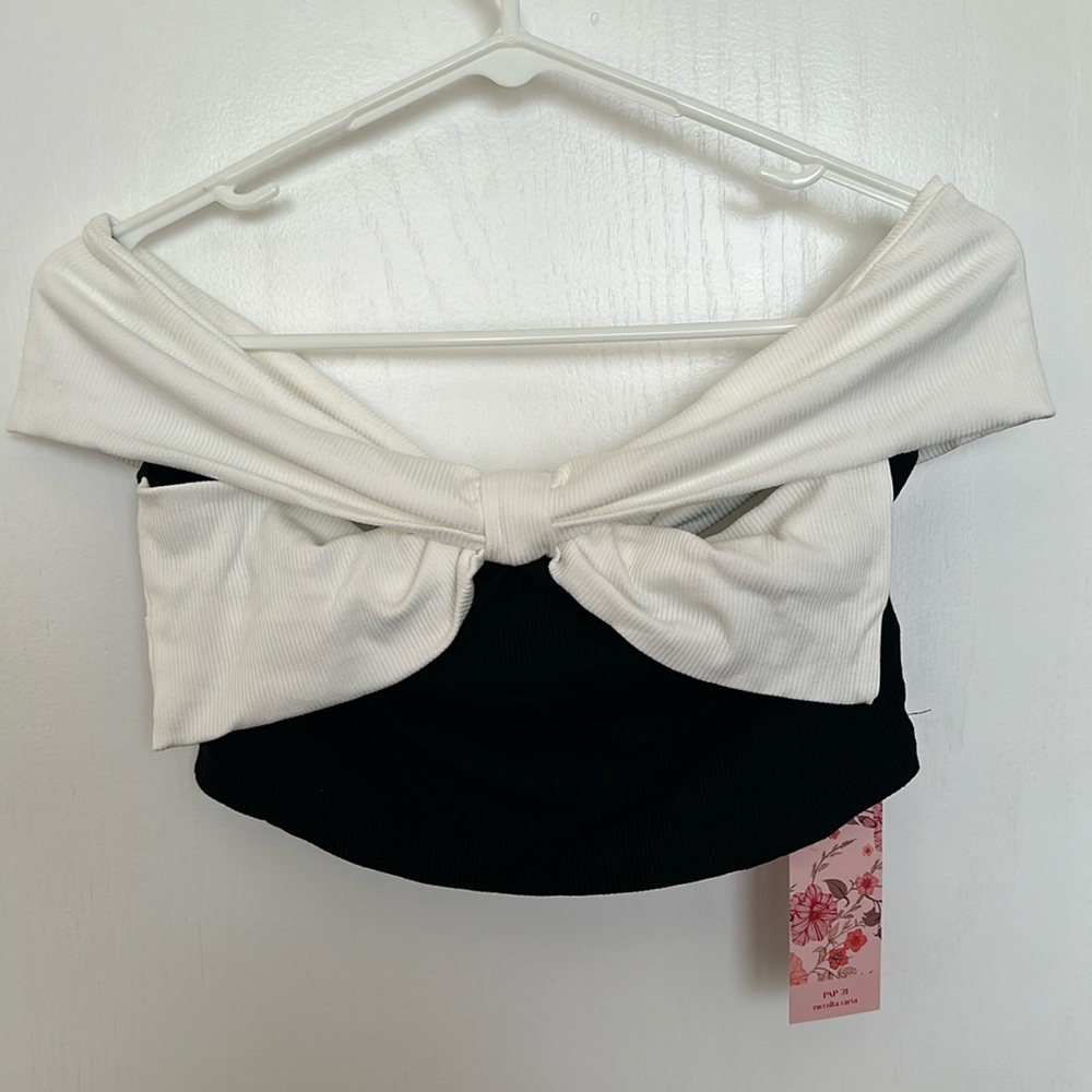 BLACK AND WHITE CROP TOP NEVER WORN!